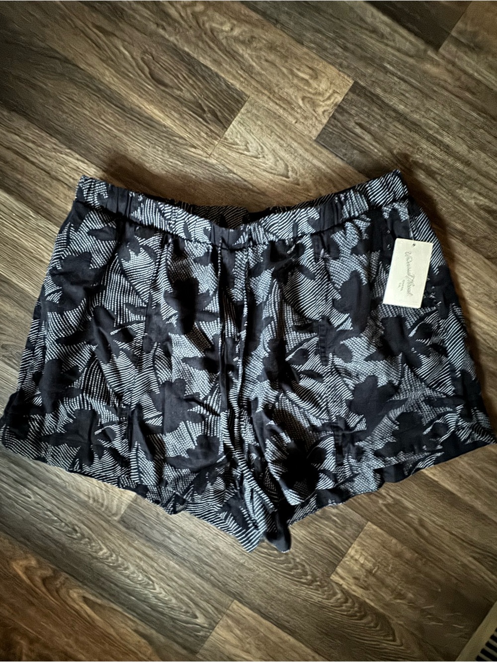 Universal Thread Black and White Floral Lace Overlay Shorts